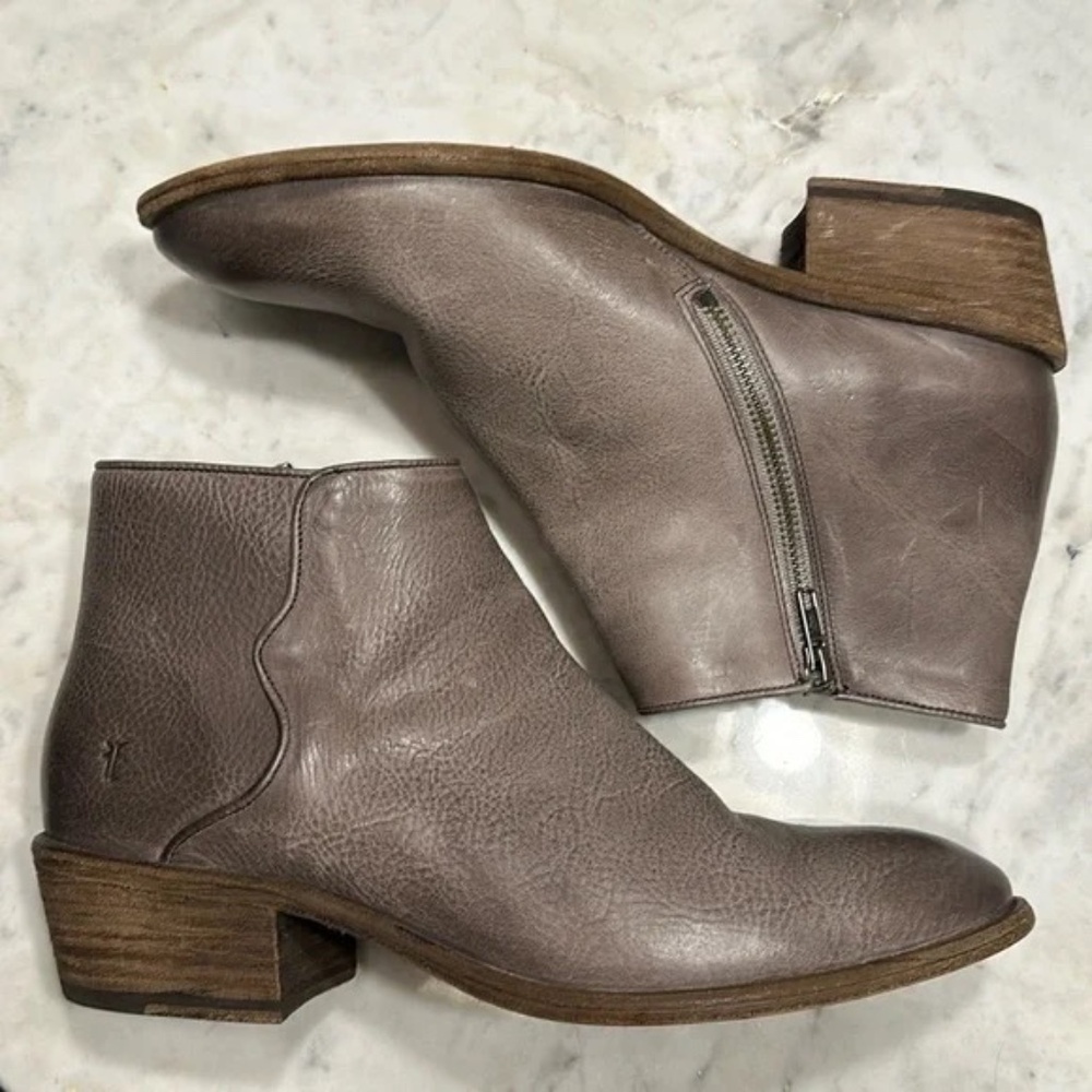 FRYE Carson Piping Bootie Graphite size 11 Excellent condition